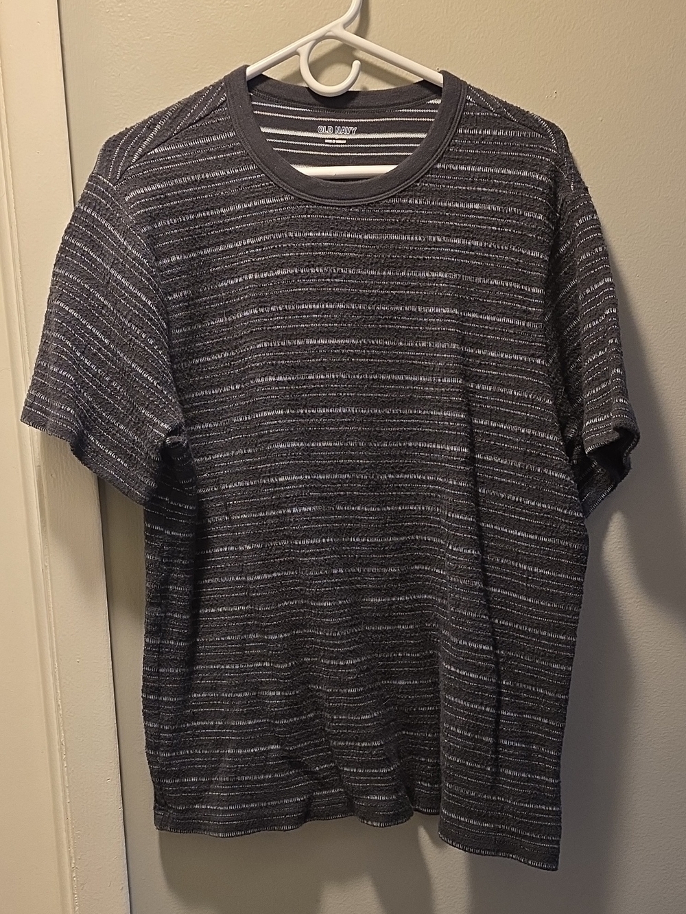 Old Navy Men's Short Sleeve Striped Crew Neck Bouclé Sweater T-Shirt - Charcoal
